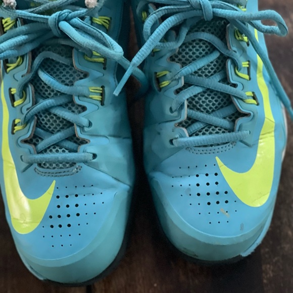 Nike tennis shoes - Picture 2 of 10